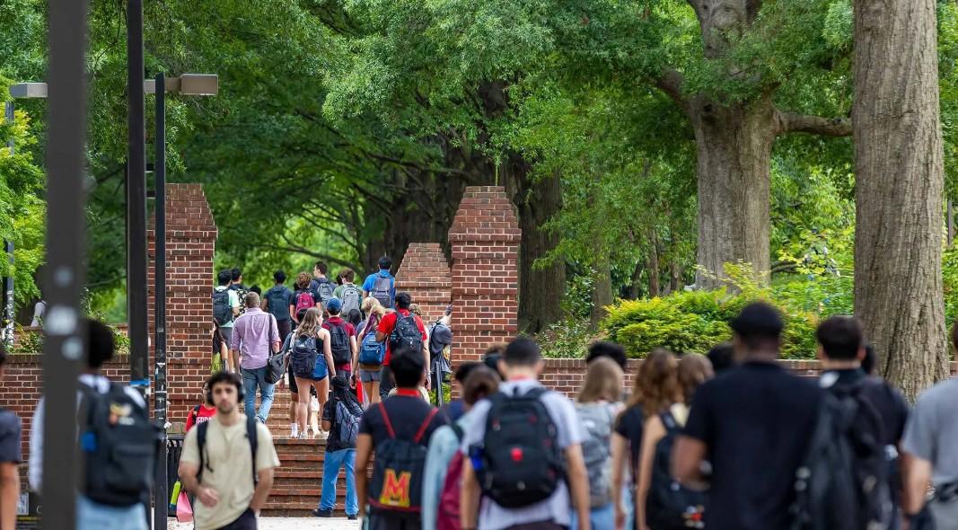 Students on Mall